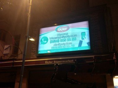 9 m2 Wall Mounted Scrolling Poster Megalight - 2