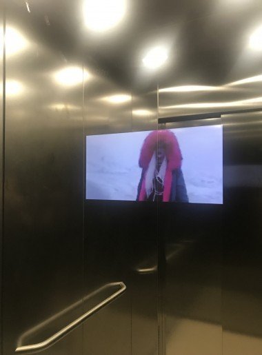 Asansör İçi Ayna Arkası LCD Ekran