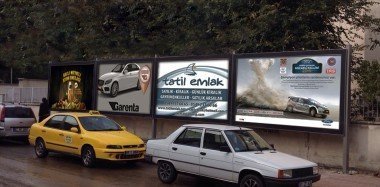 Sabit Posterli Billboard Modelleri